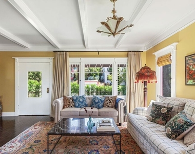 811 N Occidental Boulevard - Photo Thumbnail 14