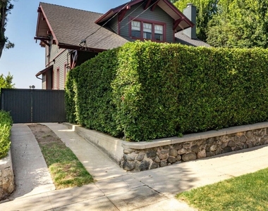 811 N Occidental Boulevard - Photo Thumbnail 6