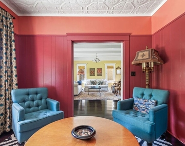 811 N Occidental Boulevard - Photo Thumbnail 13