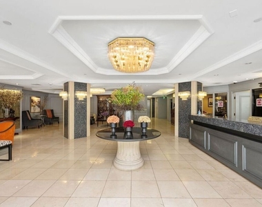 10660 Wilshire Boulevard - Photo Thumbnail 5