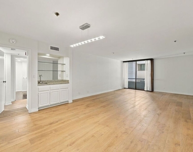 10660 Wilshire Boulevard - Photo Thumbnail 12
