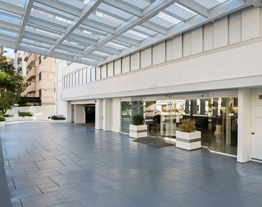 10660 Wilshire Boulevard - Photo Thumbnail 1