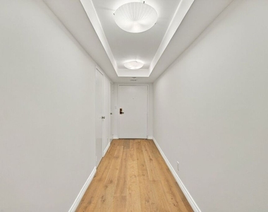 10660 Wilshire Boulevard - Photo Thumbnail 9