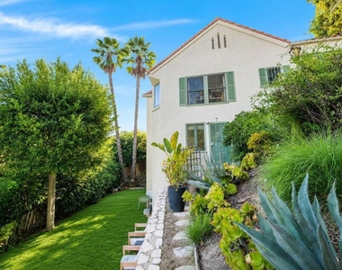 1750 N Fairfax Avenue - Photo Thumbnail 21