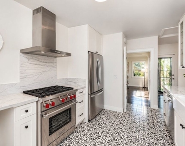 1750 N Fairfax Avenue - Photo Thumbnail 13
