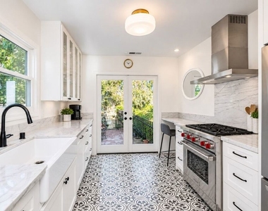 1750 N Fairfax Avenue - Photo Thumbnail 12