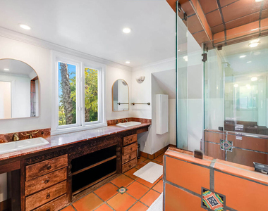 1750 N Fairfax Avenue - Photo Thumbnail 15