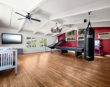 16582 Calneva Drive - Photo Thumbnail 24