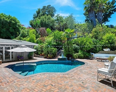 16582 Calneva Drive - Photo Thumbnail 14
