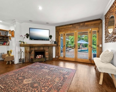 16582 Calneva Drive - Photo Thumbnail 6