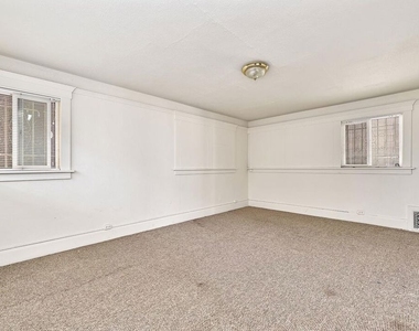 1016 1/2 S Oxford Avenue - Photo Thumbnail 7