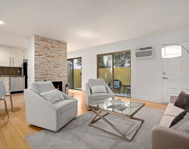 11959 Dorothy Street - Photo Thumbnail 2