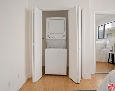 11959 Dorothy Street - Photo Thumbnail 14