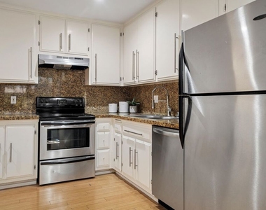 11959 Dorothy Street - Photo Thumbnail 6
