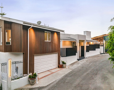 8874 Evanview Drive - Photo Thumbnail 5