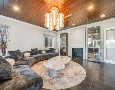 8874 Evanview Drive - Photo Thumbnail 7