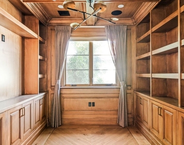 832 N Orange Grove Avenue - Photo Thumbnail 37