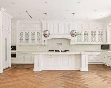 832 N Orange Grove Avenue - Photo Thumbnail 19