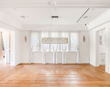 832 N Orange Grove Avenue - Photo Thumbnail 5