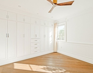 832 N Orange Grove Avenue - Photo Thumbnail 41