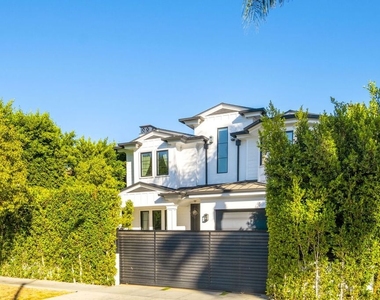 832 N Orange Grove Avenue - Photo Thumbnail 2