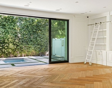 832 N Orange Grove Avenue - Photo Thumbnail 15