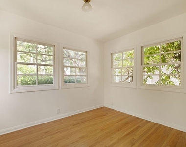 14907 Camarosa Drive - Photo Thumbnail 24