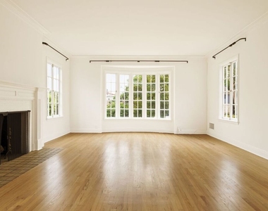 14907 Camarosa Drive - Photo Thumbnail 4