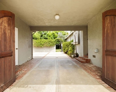 14907 Camarosa Drive - Photo Thumbnail 31