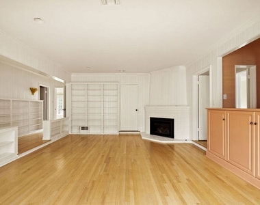 14907 Camarosa Drive - Photo Thumbnail 7