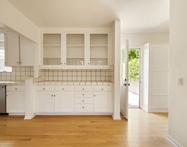 14907 Camarosa Drive - Photo Thumbnail 12