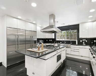 505 Evelyn Place - Photo Thumbnail 13