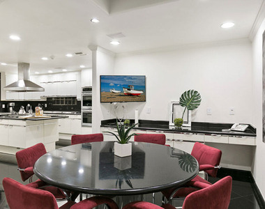 505 Evelyn Place - Photo Thumbnail 12