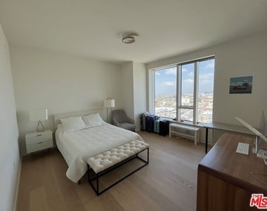 889 Francisco Street - Photo Thumbnail 6