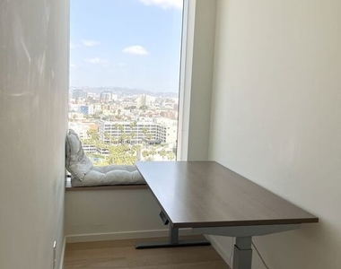 889 Francisco Street - Photo Thumbnail 9