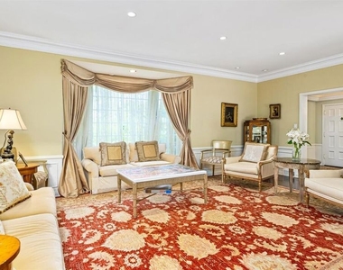 511 N Bristol Avenue - Photo Thumbnail 6