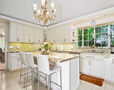511 N Bristol Avenue - Photo Thumbnail 11