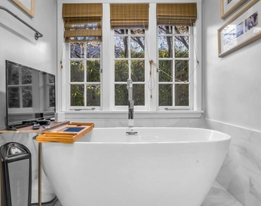 511 N Bristol Avenue - Photo Thumbnail 22
