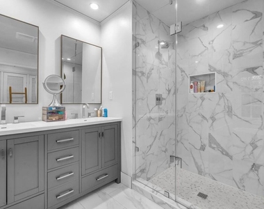 511 N Bristol Avenue - Photo Thumbnail 20