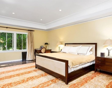511 N Bristol Avenue - Photo Thumbnail 16