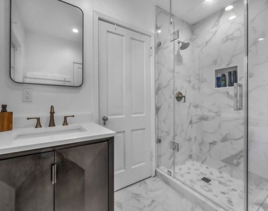 511 N Bristol Avenue - Photo Thumbnail 24