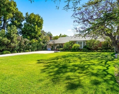 511 N Bristol Avenue - Photo Thumbnail 39
