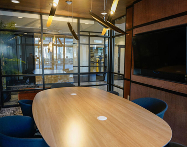 250 E Broadway - Photo Thumbnail 27