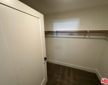 250 E Broadway - Photo Thumbnail 14