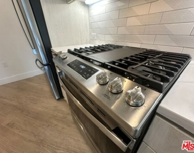 250 E Broadway - Photo Thumbnail 8