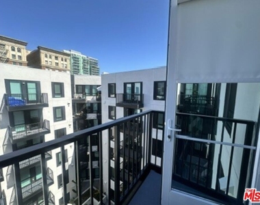 250 E Broadway - Photo Thumbnail 20
