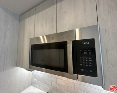 250 E Broadway - Photo Thumbnail 11