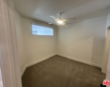 250 E Broadway - Photo Thumbnail 13
