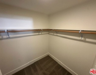 250 E Broadway - Photo Thumbnail 15
