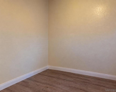 1657 Coronado Avenue - Photo Thumbnail 18
